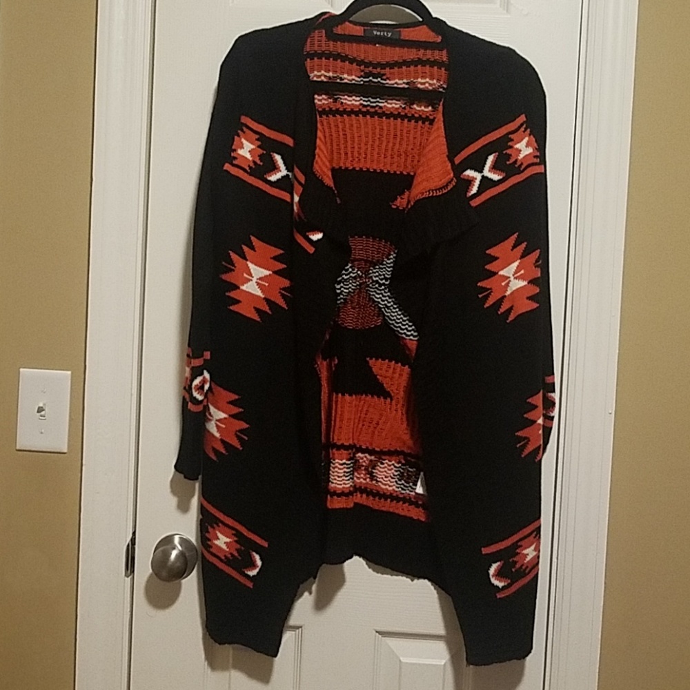 Verty Size M/L Aztec Long Sleeve Cardigan